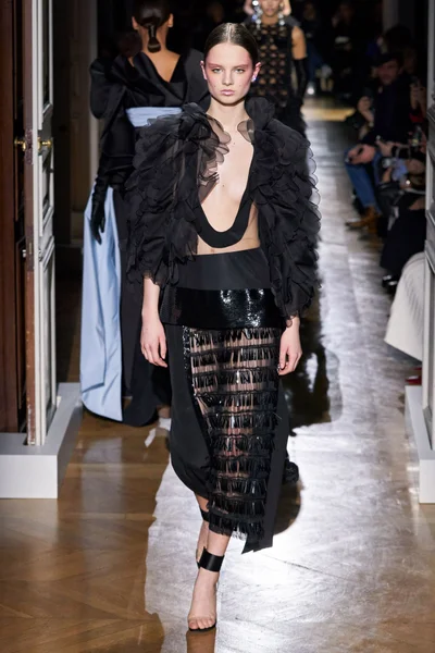 Look 63